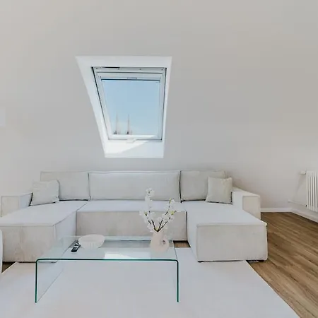 公寓 2 Bedroom Penthouse Loft - Whirlpool - Terrasse - Wifi - Zentral - Kueche - Kaffee - Parkhaus 威斯巴登