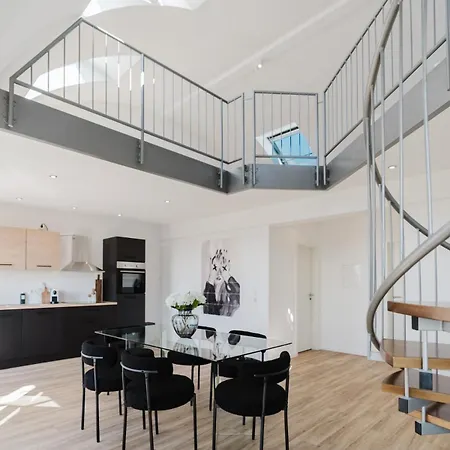 2 Bedroom Penthouse Loft - Whirlpool - Terrasse - Wifi - Zentral - Kueche - Kaffee - Parkhaus Apartment
