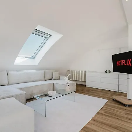 2 Bedroom Penthouse Loft - Whirlpool - Terrasse - Wifi - Zentral - Kueche - Kaffee - Parkhaus Apartman *