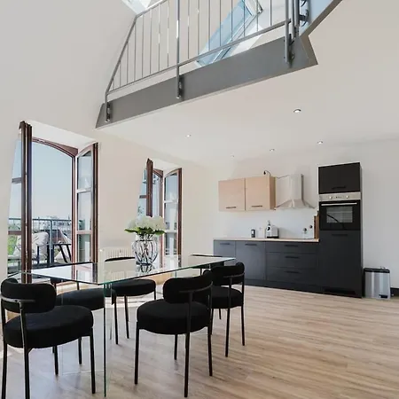 2 Bedroom Penthouse Loft - Whirlpool - Terrasse - Wifi - Zentral - Kueche - Kaffee - Parkhaus