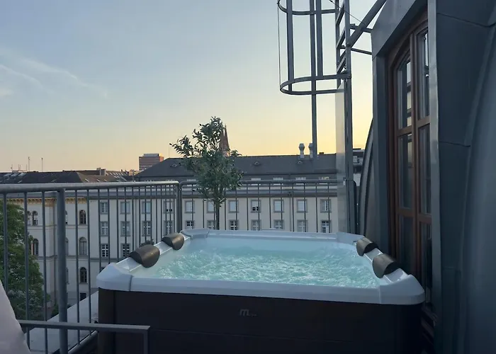 2 Bedroom Penthouse Loft - Whirlpool - Terrasse - Wifi - Zentral - Kueche - Kaffee - Parkhaus